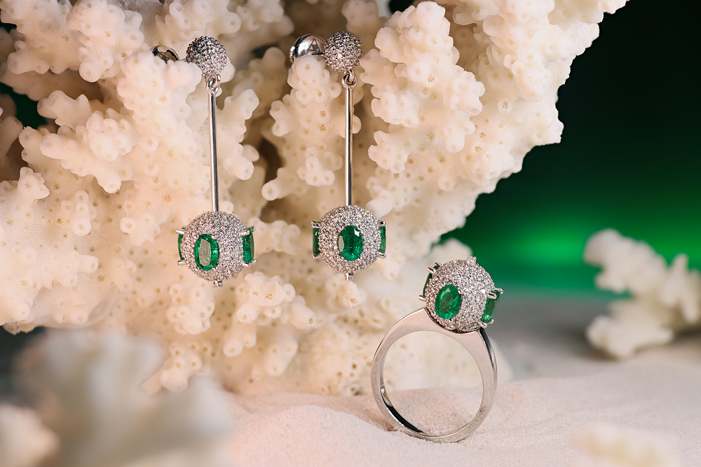 18K Gold Emerald & Diamond Set